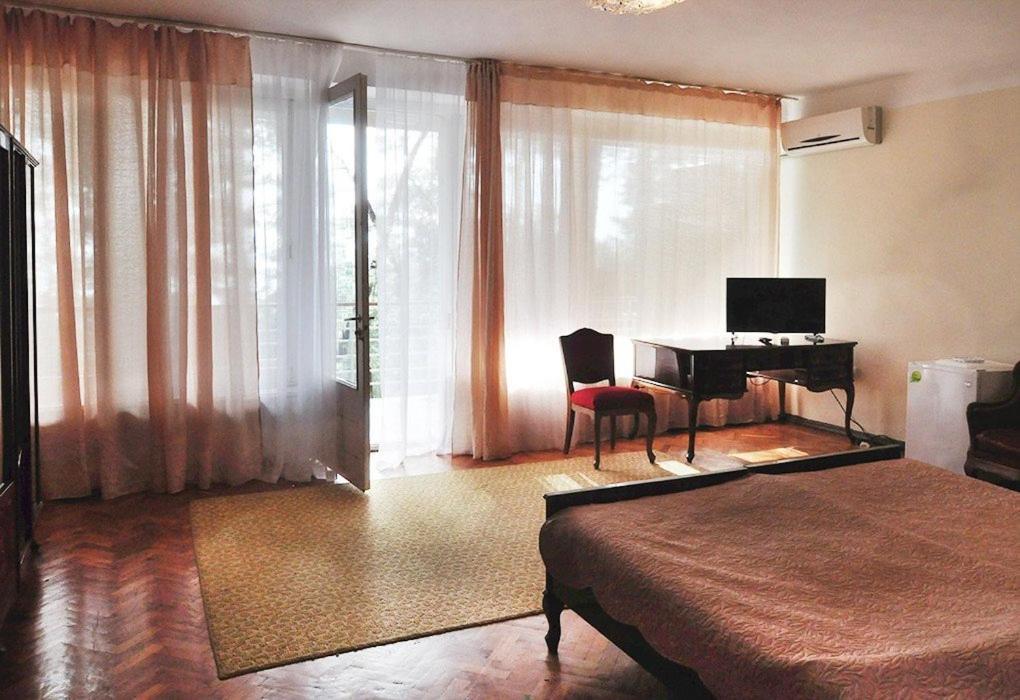 Hôtel Gosdacha Ldzaa à Lidzava Extérieur photo