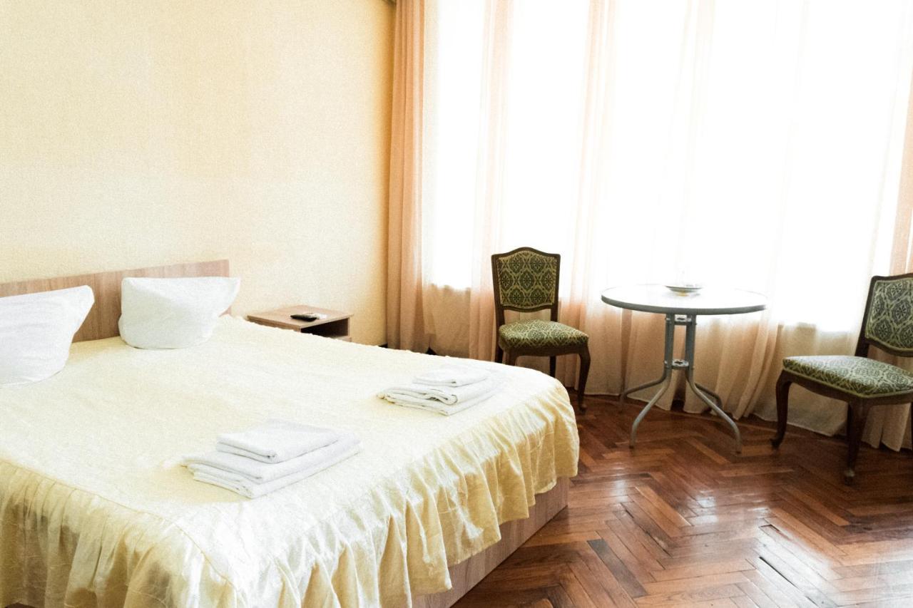 Hôtel Gosdacha Ldzaa à Lidzava Extérieur photo